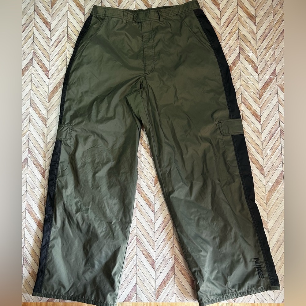 Nike Waterproof Pants, Green And Black Size XXL. Some Scuffs